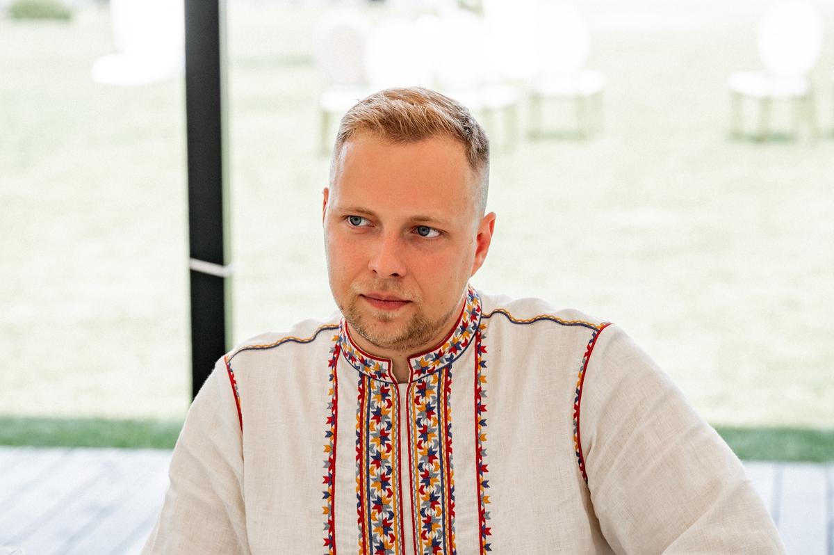 Микола Новіков