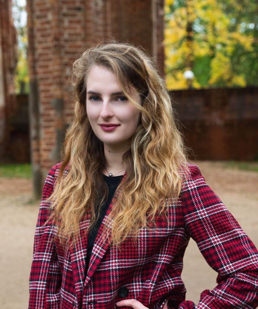 Анна Альберт