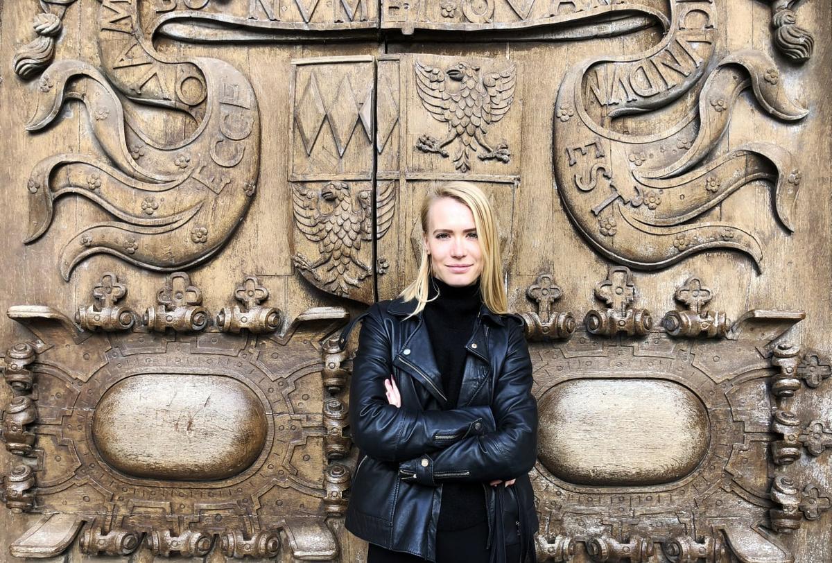 Анна Кобрін