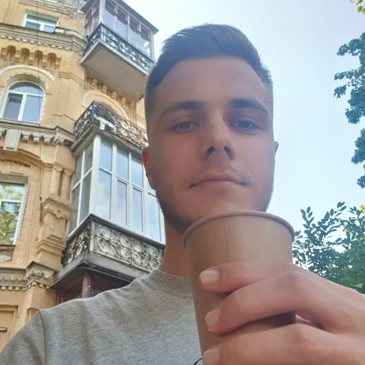 Антон Худяков