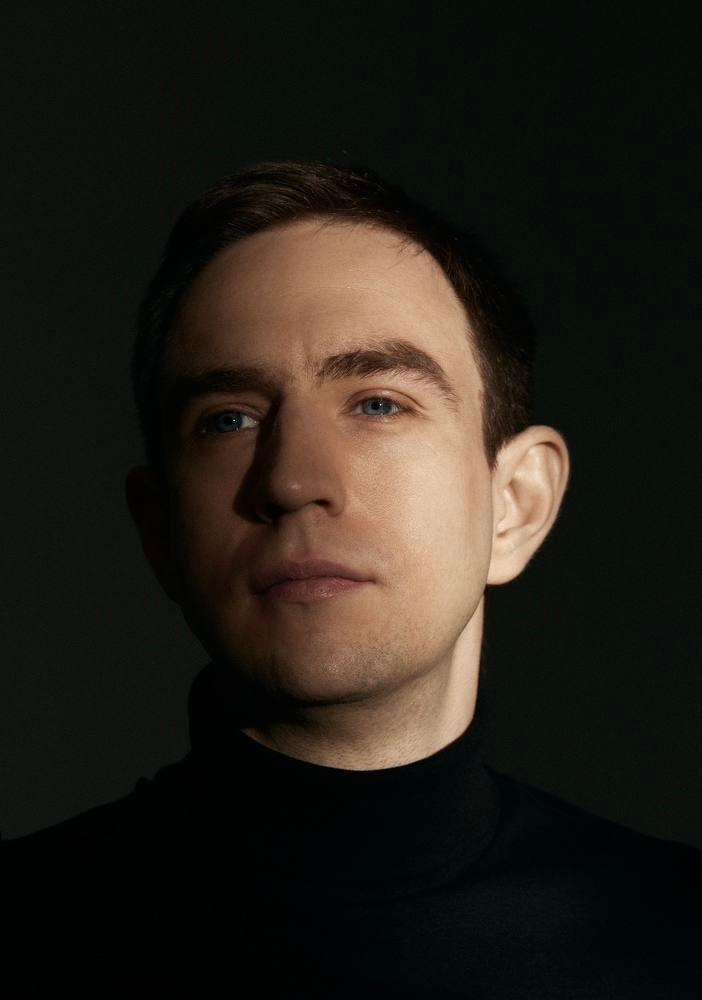 Антон Долгов