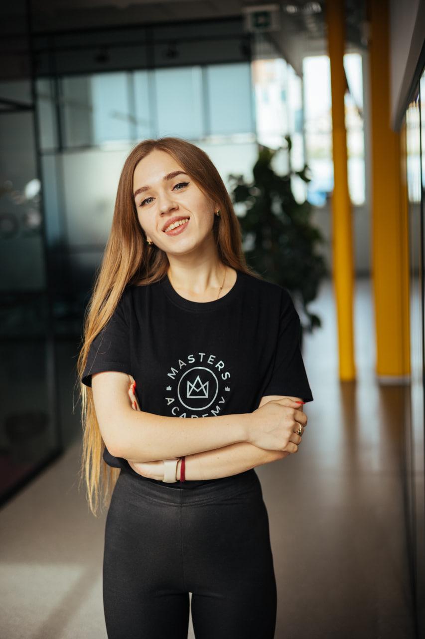 Анна Ясенова