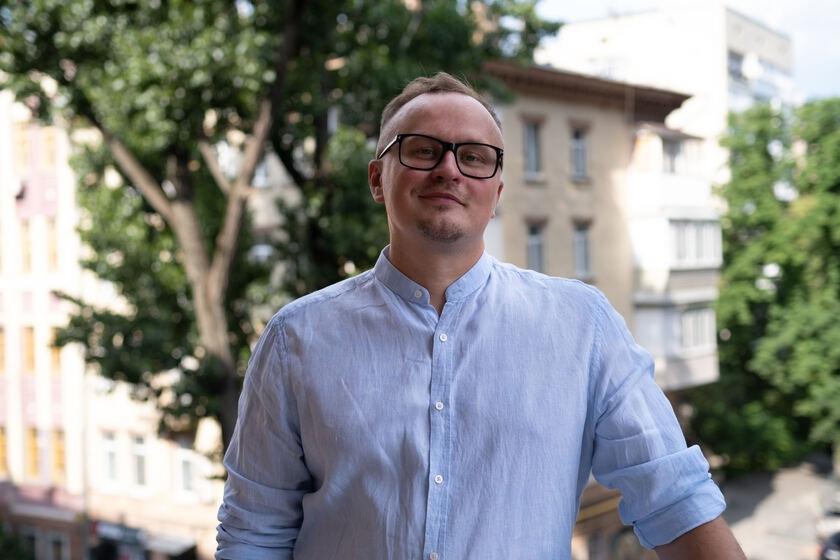 Денис Попов