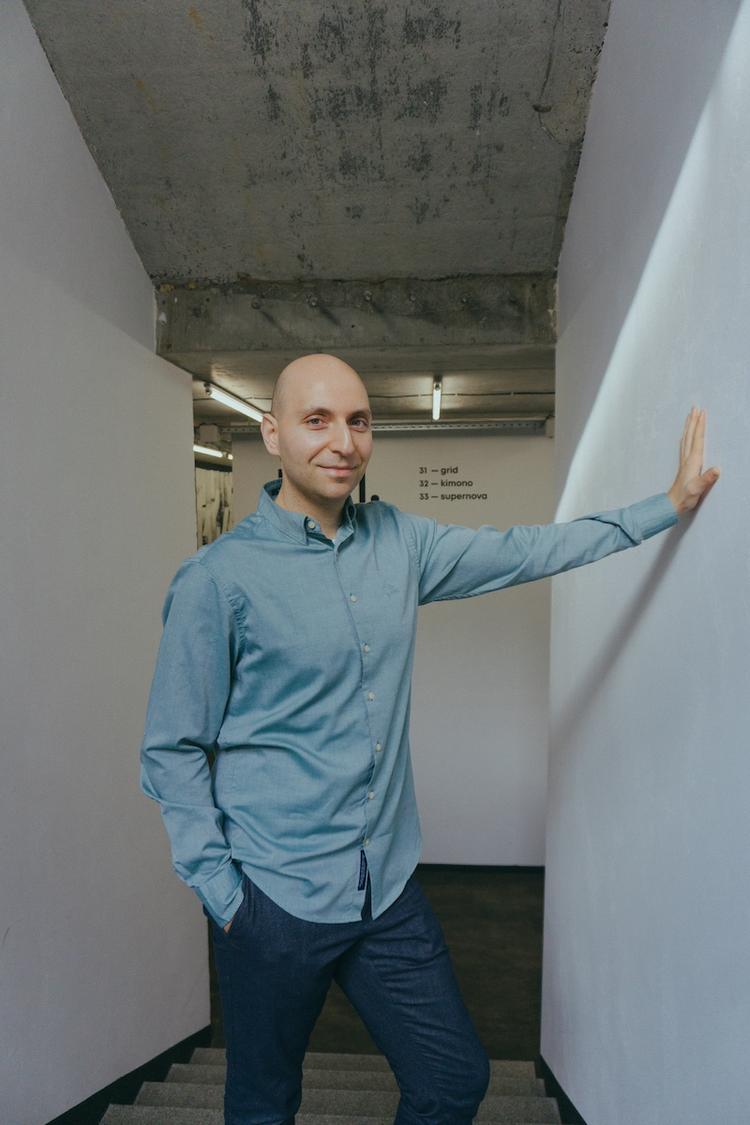 T-Shaped vs. V-Shaped Designers