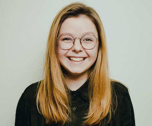 Александра Захарова